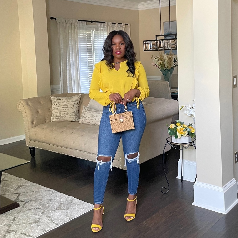 Cute yellow blouse